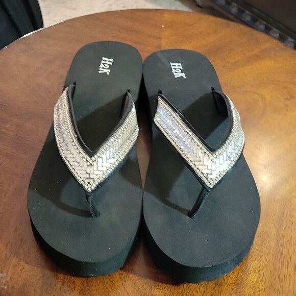 BRAND NEW H2K WOMEN"S BLACK RHINESTONES FLIP FLOPS SANDAL - Picture 2 of 16